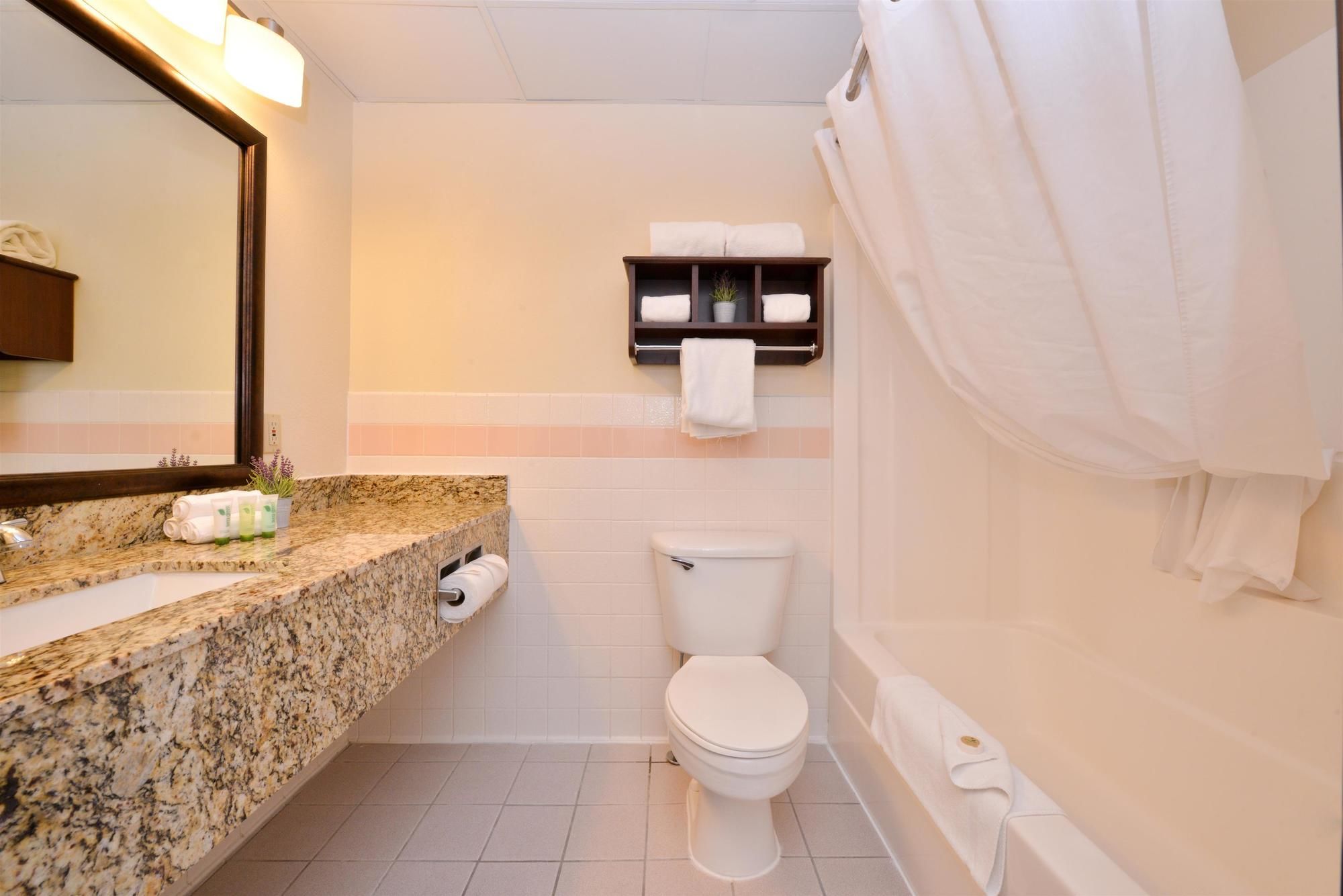 Фото Best Western Plus Sidney Lodge