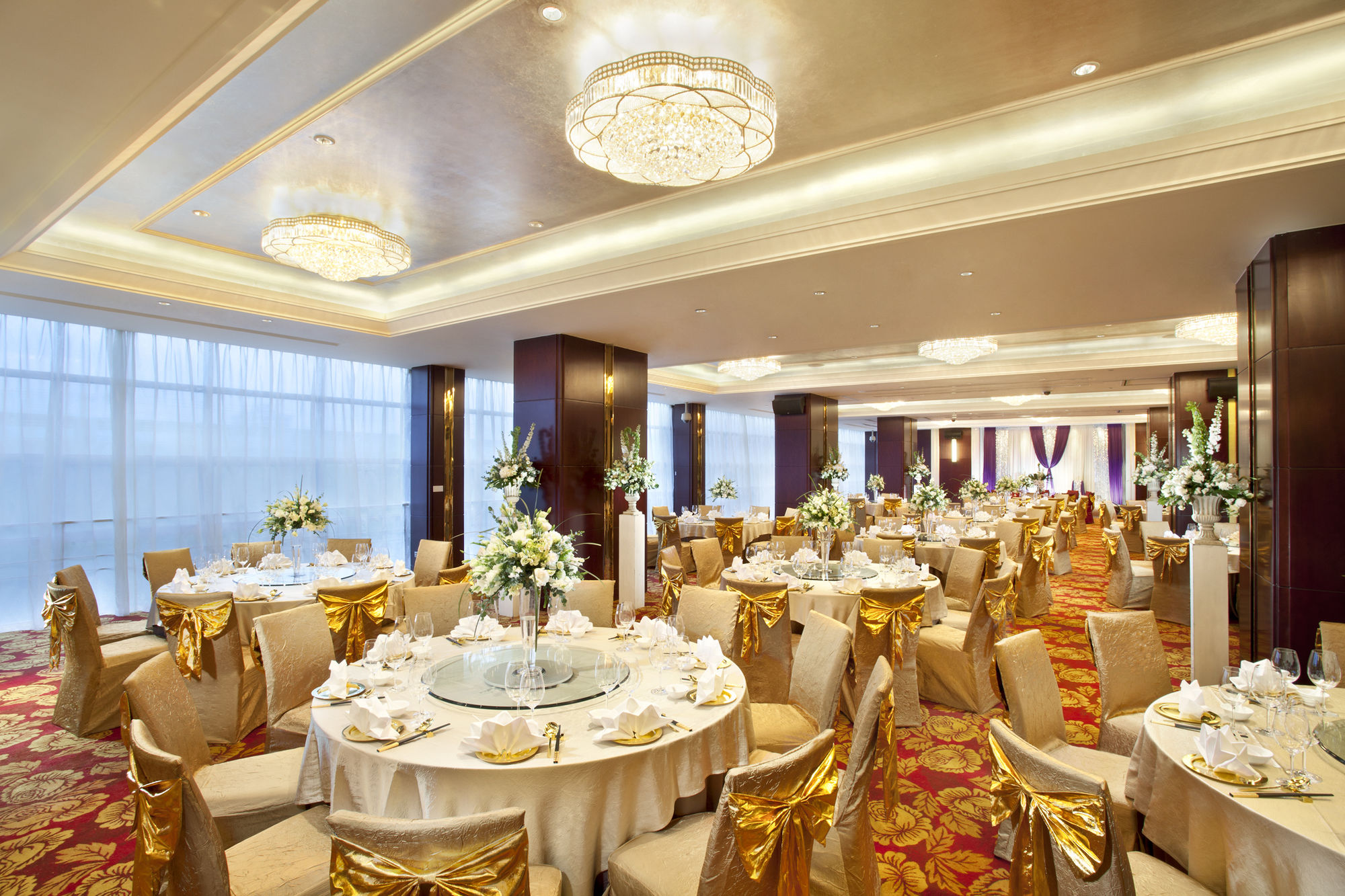 Фото Regal Plaza Hotel & Residence