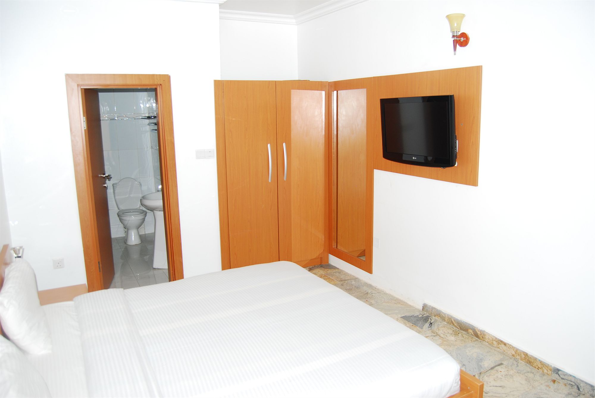 Фото 3J's Hotel Ltd