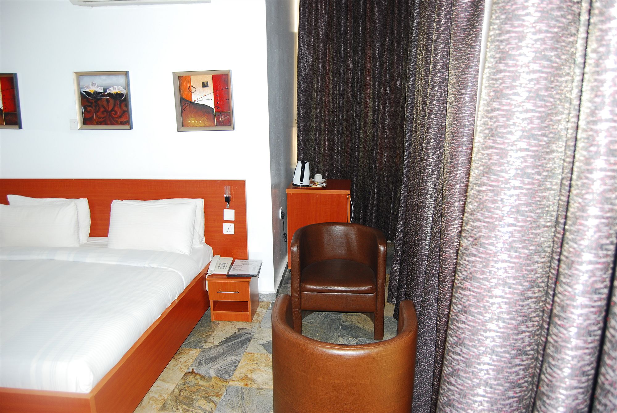 Фото 3J's Hotel Ltd