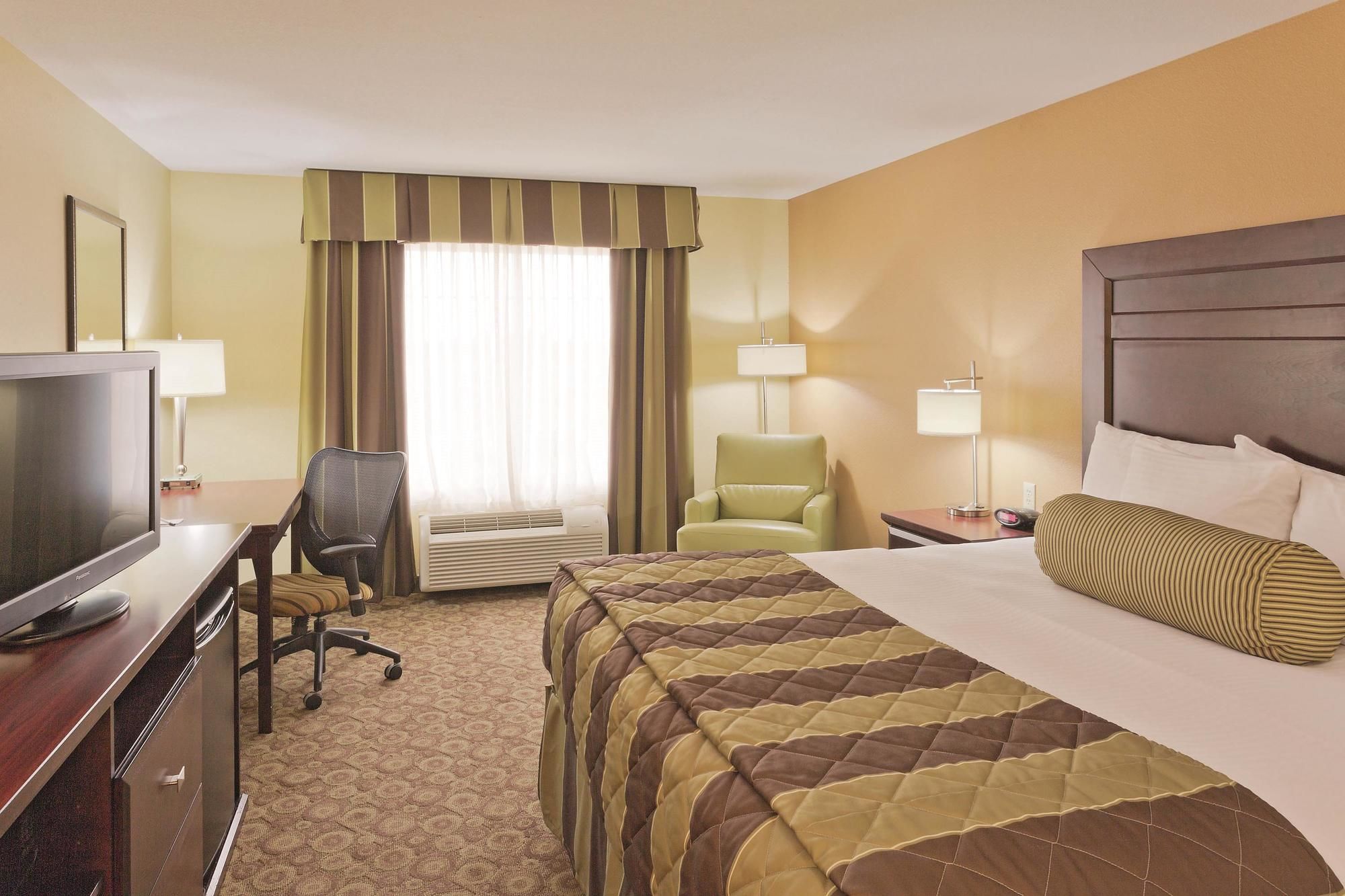 Фото Highland Suites