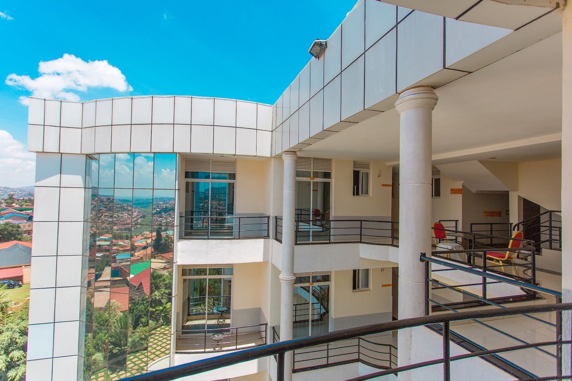 Фото The Mirror Hotel