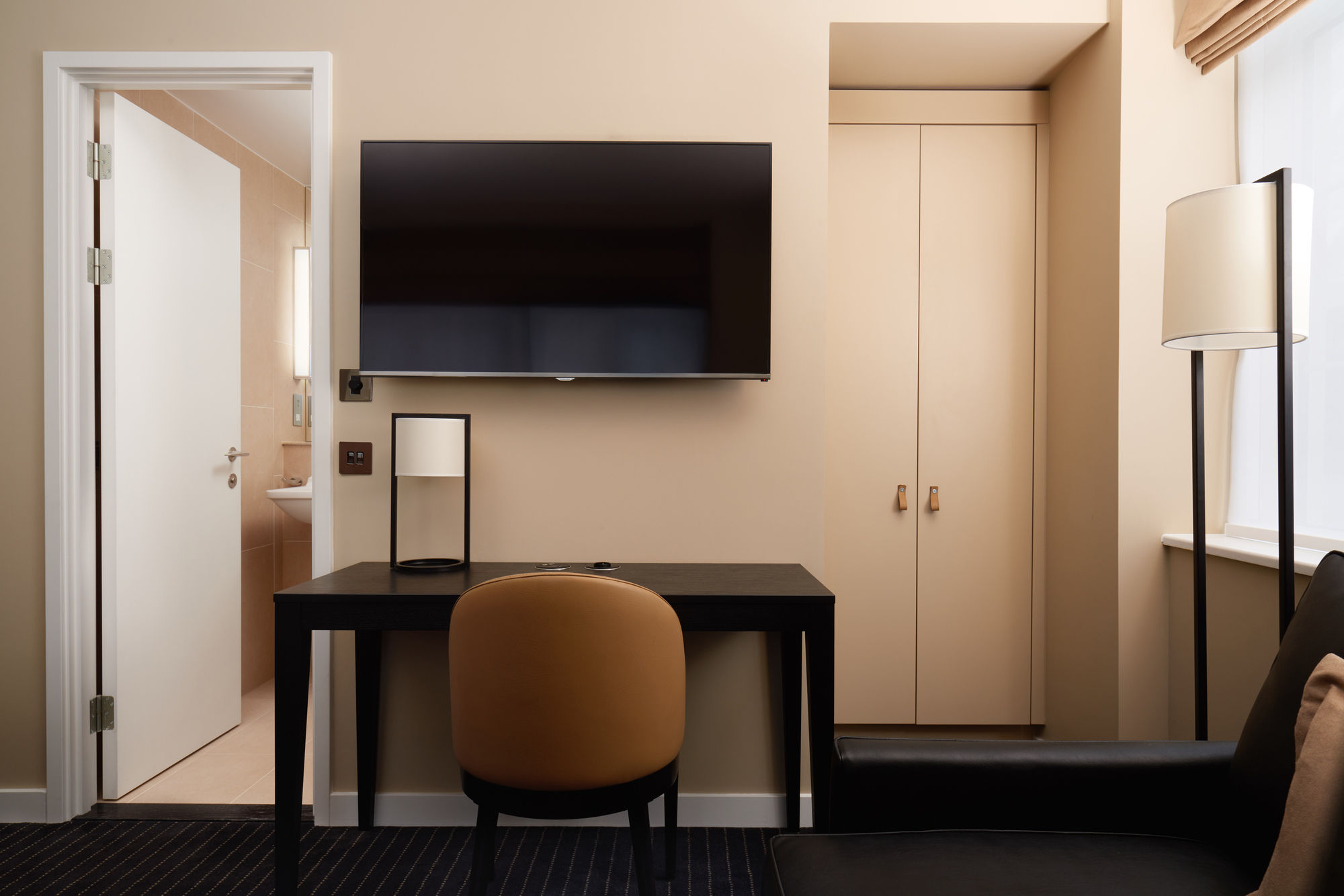 Фото The Resident Victoria