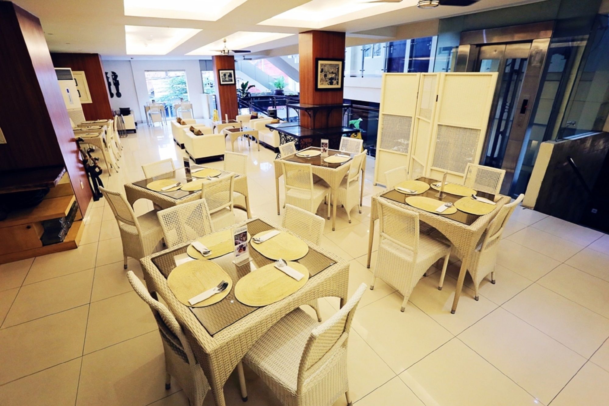 Фото Hotel Pyrenees