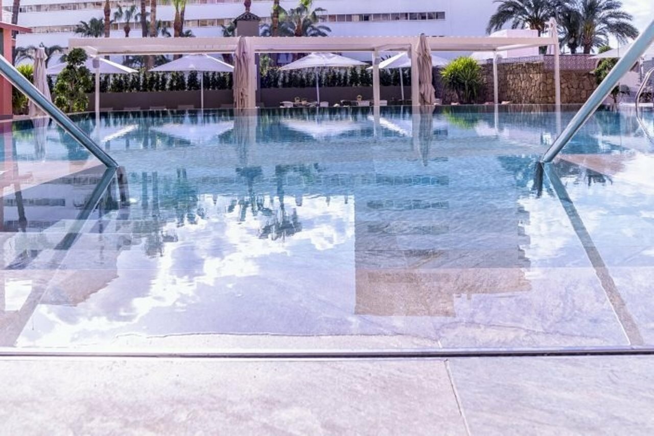 Фото Hotel Fénix Torremolinos - Adults Only Recommended