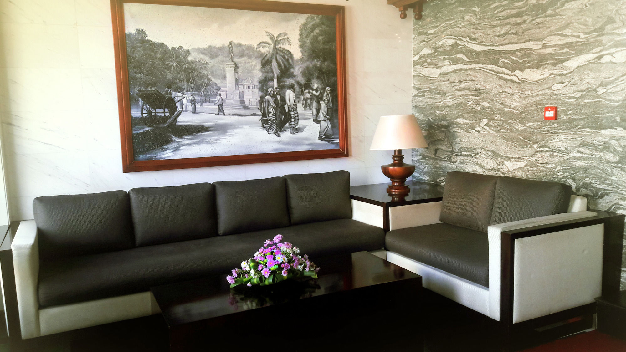 Фото Отель Kandy City by Earl's