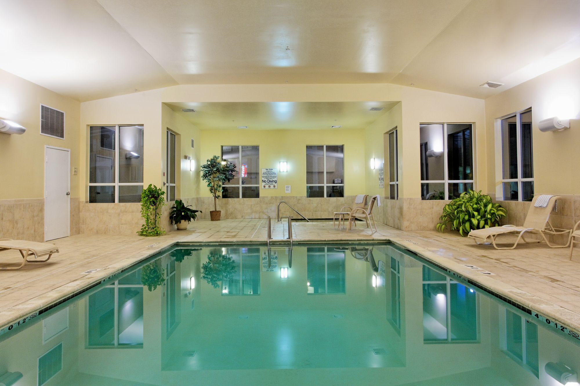 Фото Holiday Inn Express Mystic, an Ihg Hotel