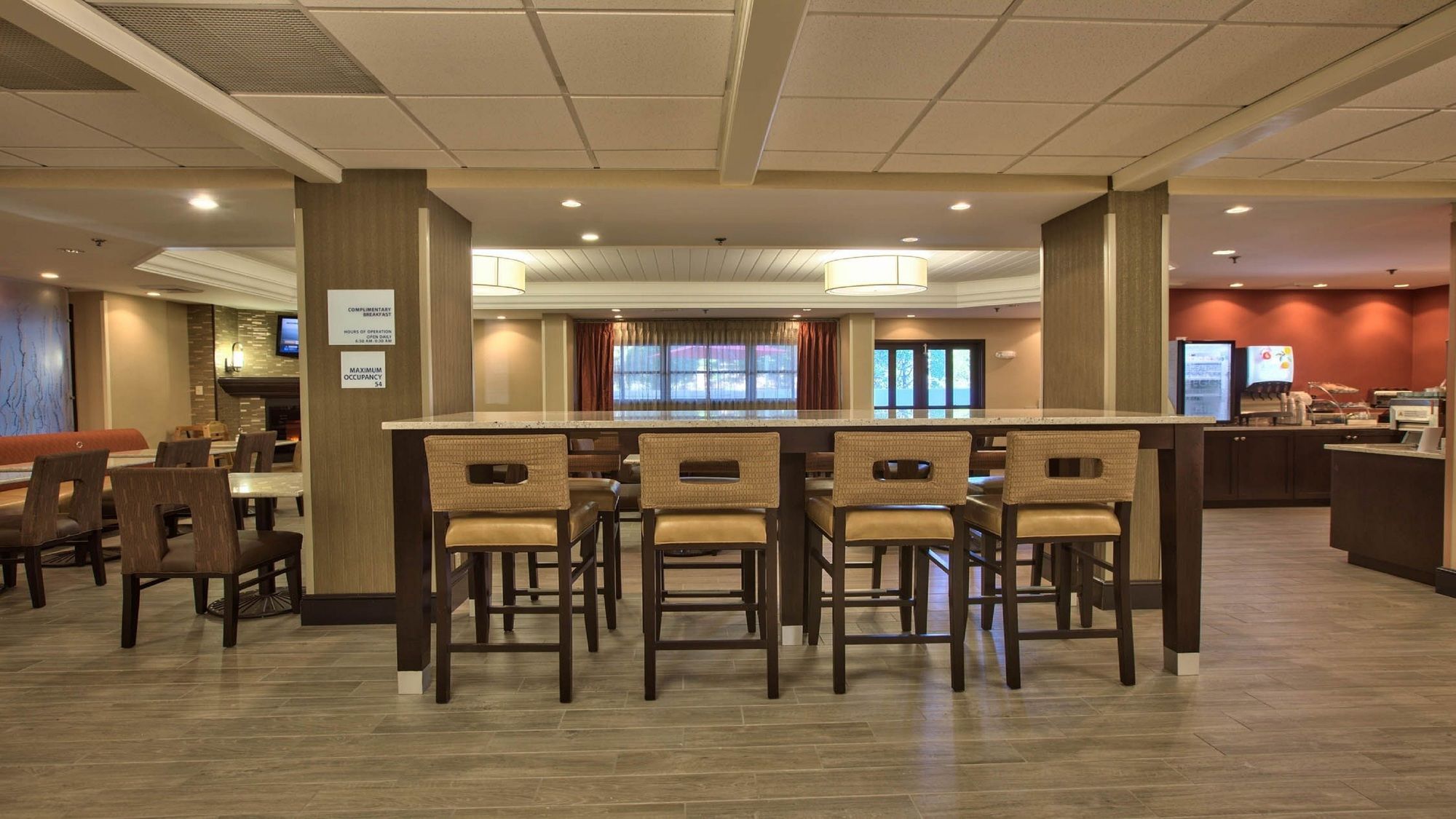 Фото Holiday Inn Express Tallahassee - I-10 E, an Ihg Hotel