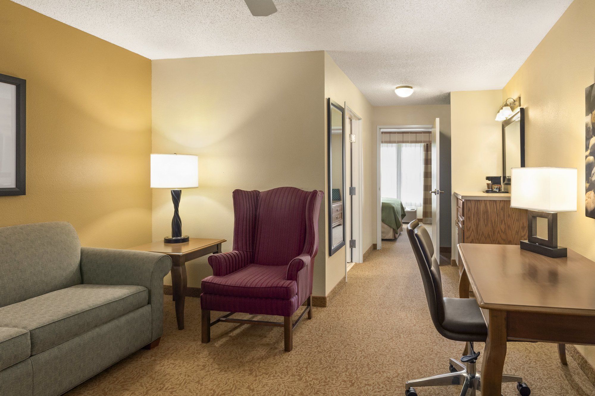 Фото Country Inn & Suites by Radisson, Salina, Ks