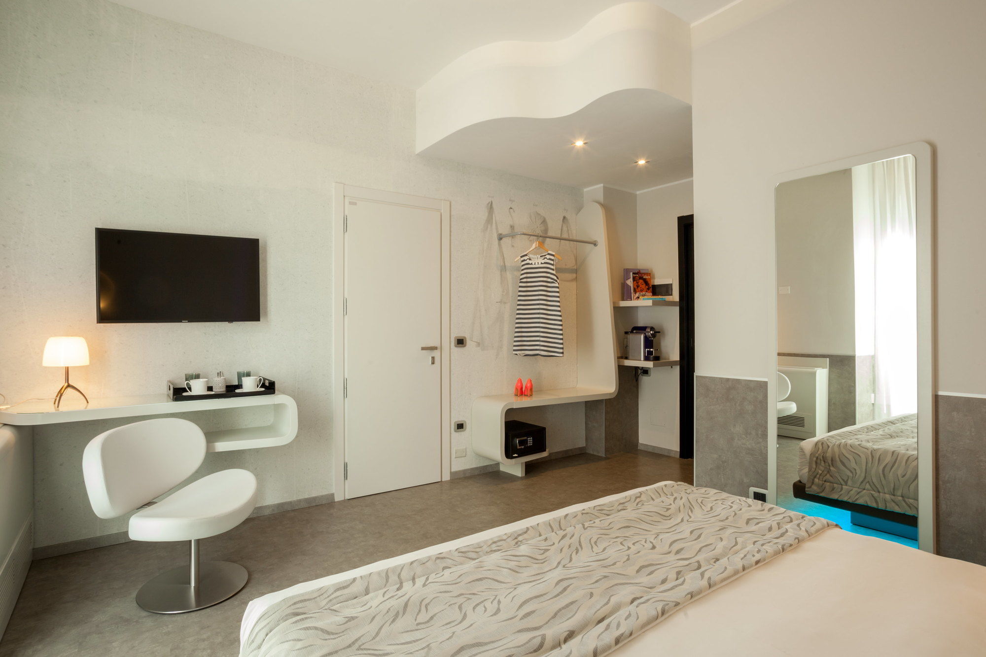 Фото Montenapoleone Suites