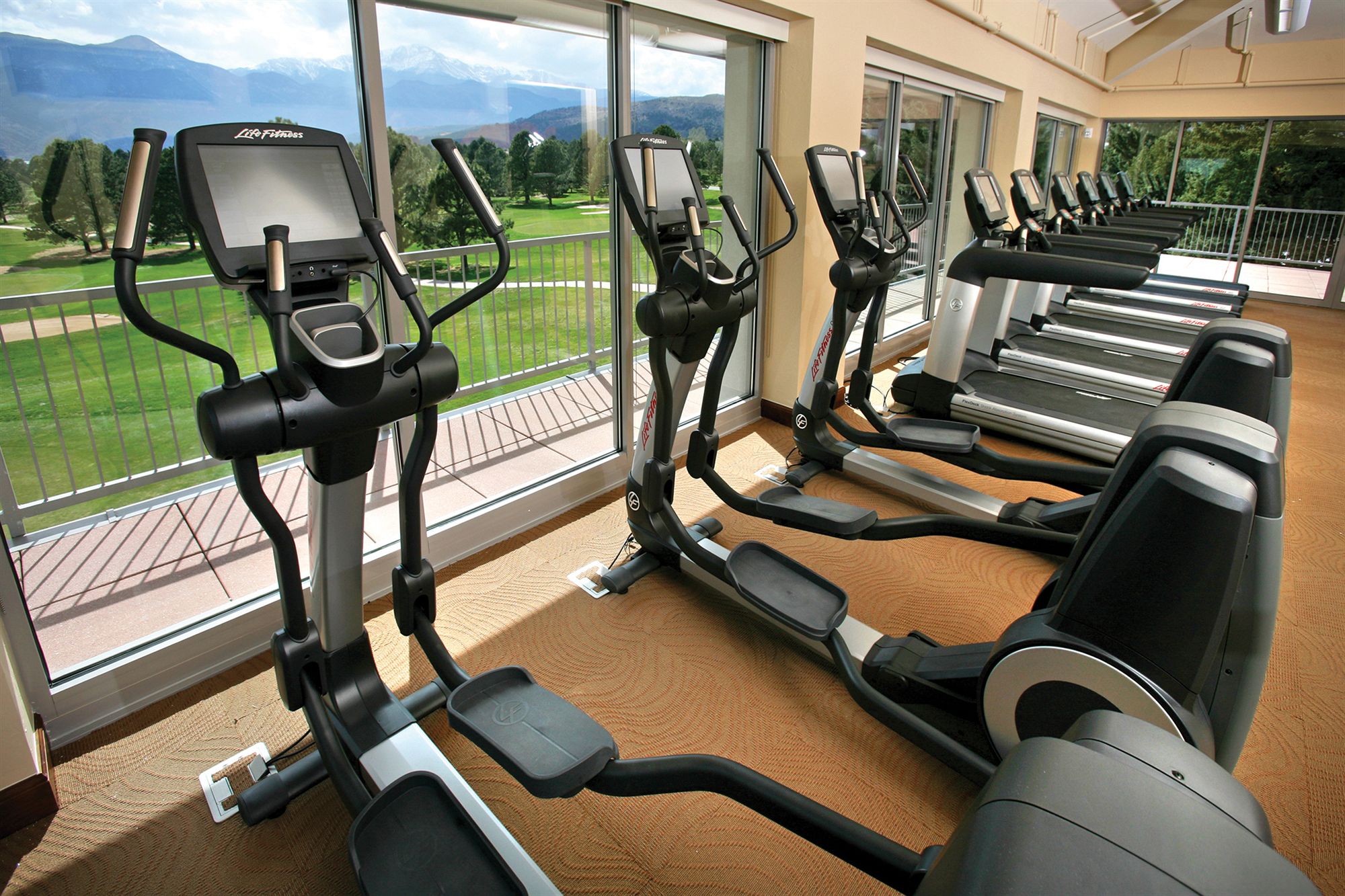 Фото Garden of the Gods Resort and Club