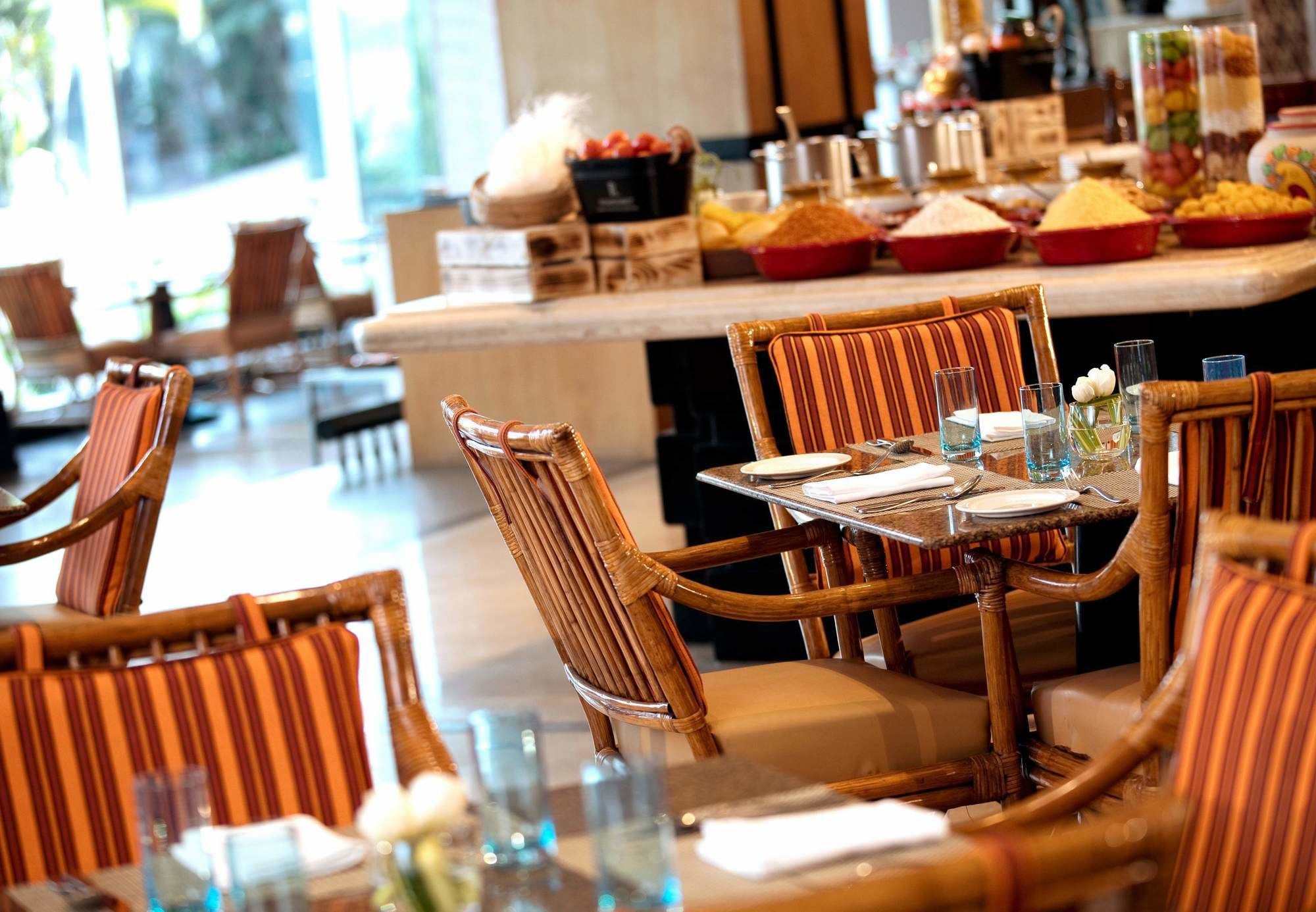 Фото Lakeside Chalet - Mumbai, Marriott Executive Apartments