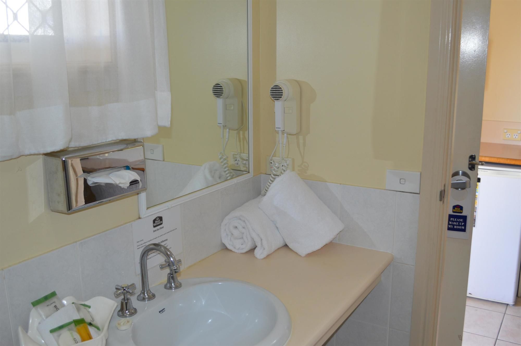 Фото Best Western Ambassador Motor Lodge