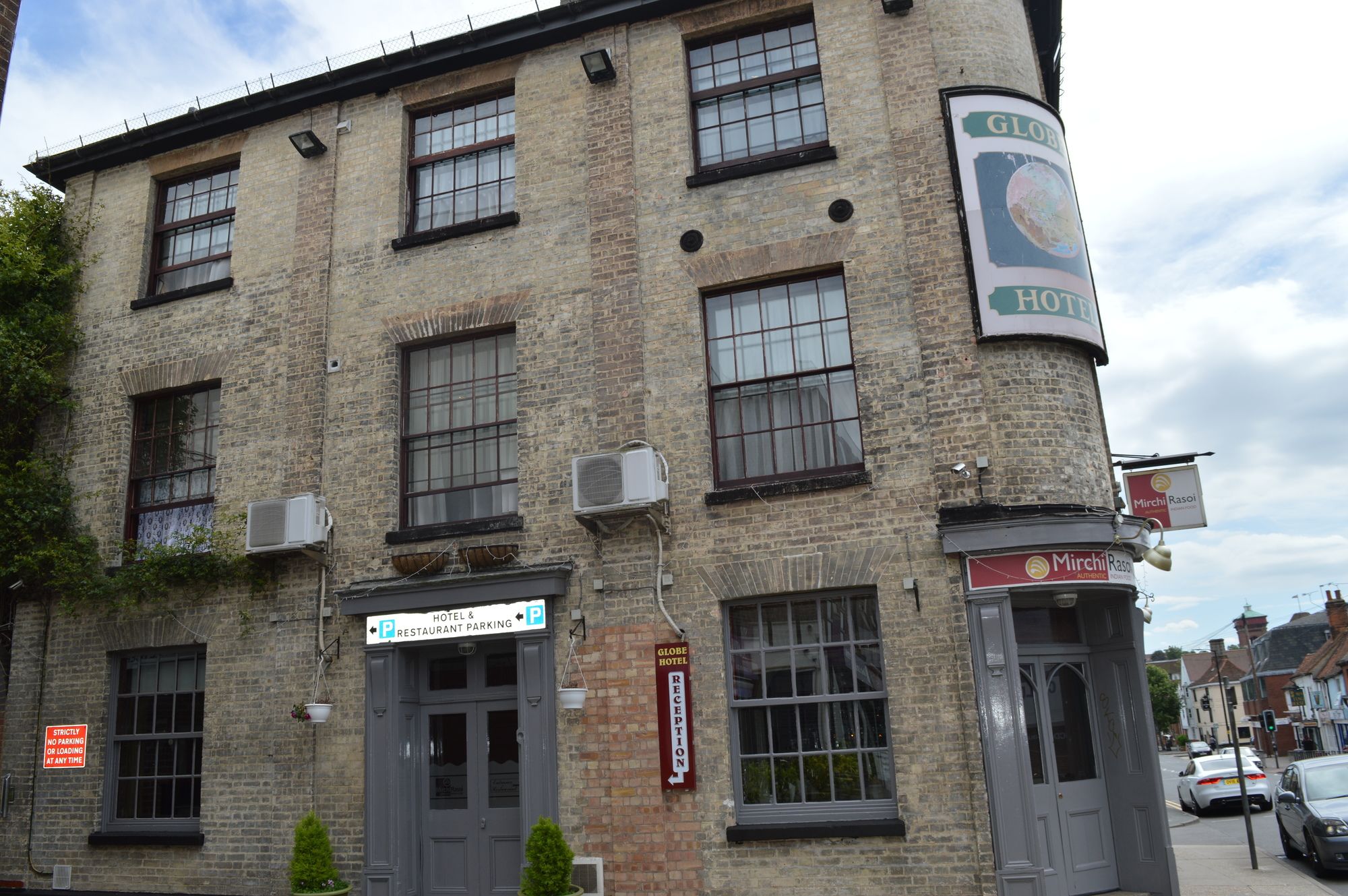 Фото The Globe Hotel