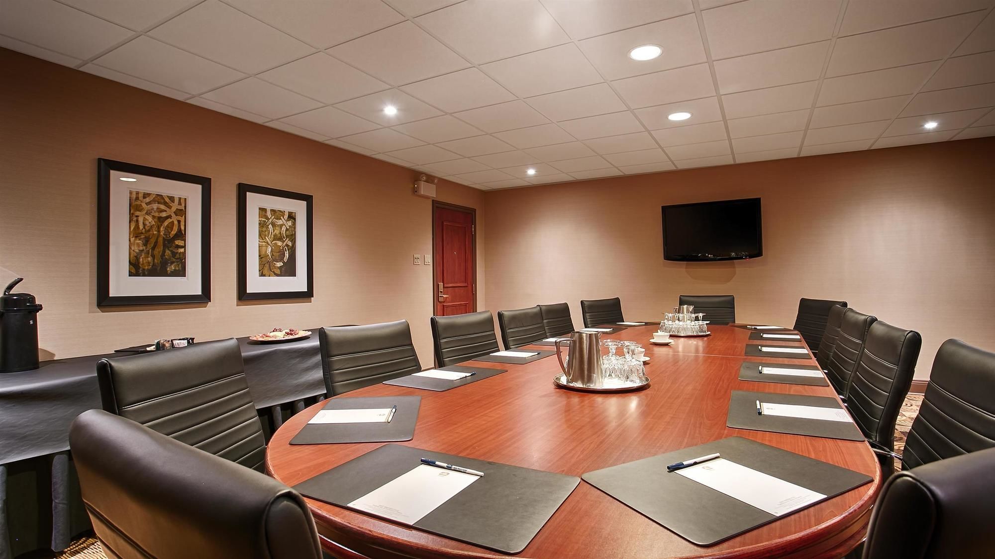 Фото Best Western Parkway Inn & Conference Centre