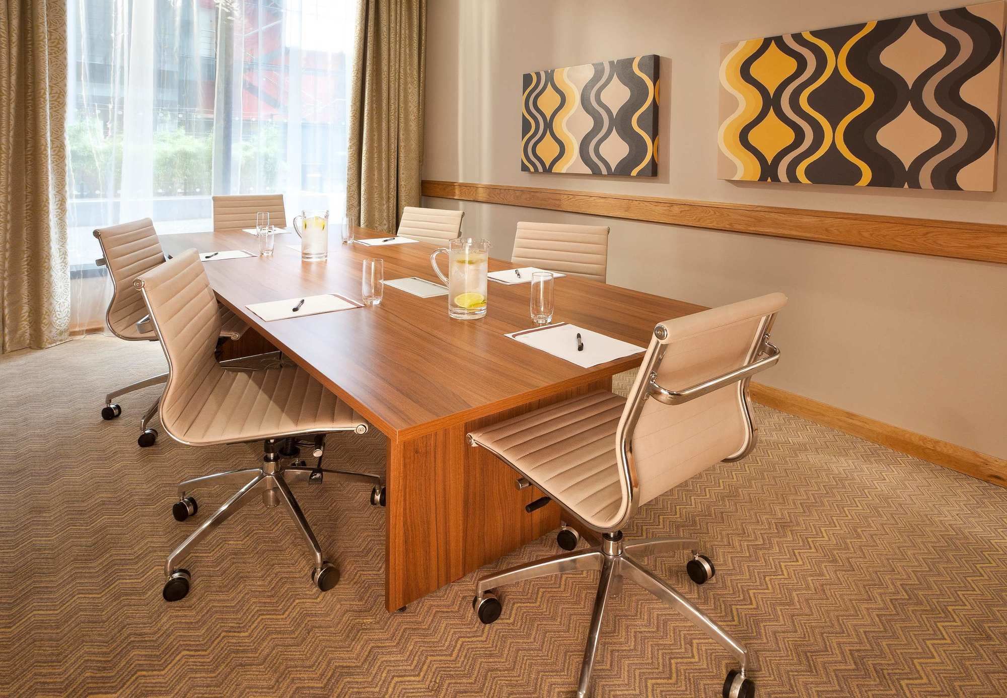 Фото Residence Inn by Marriott Edinburgh