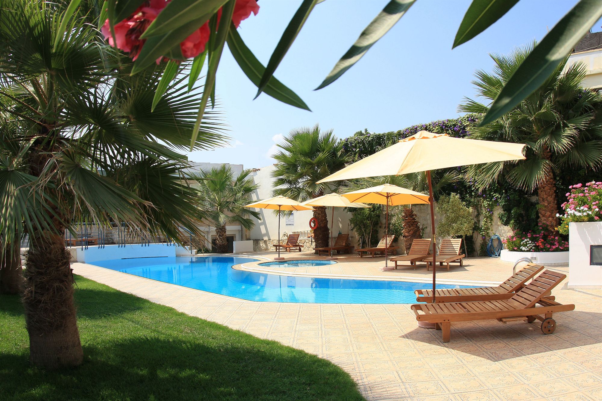 Фото Elizabeth Suites