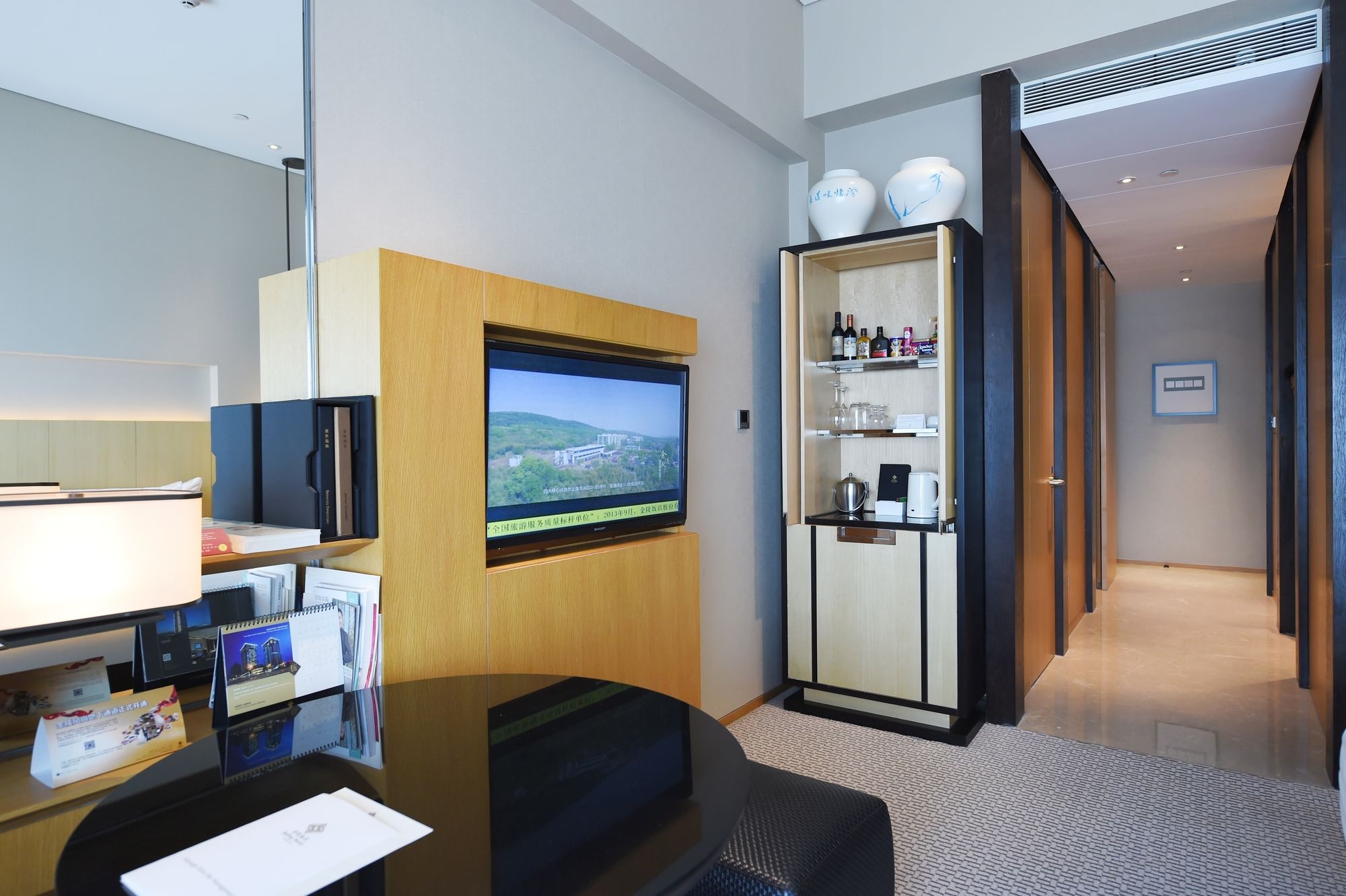 Фото Jinling Hotel Nanjing