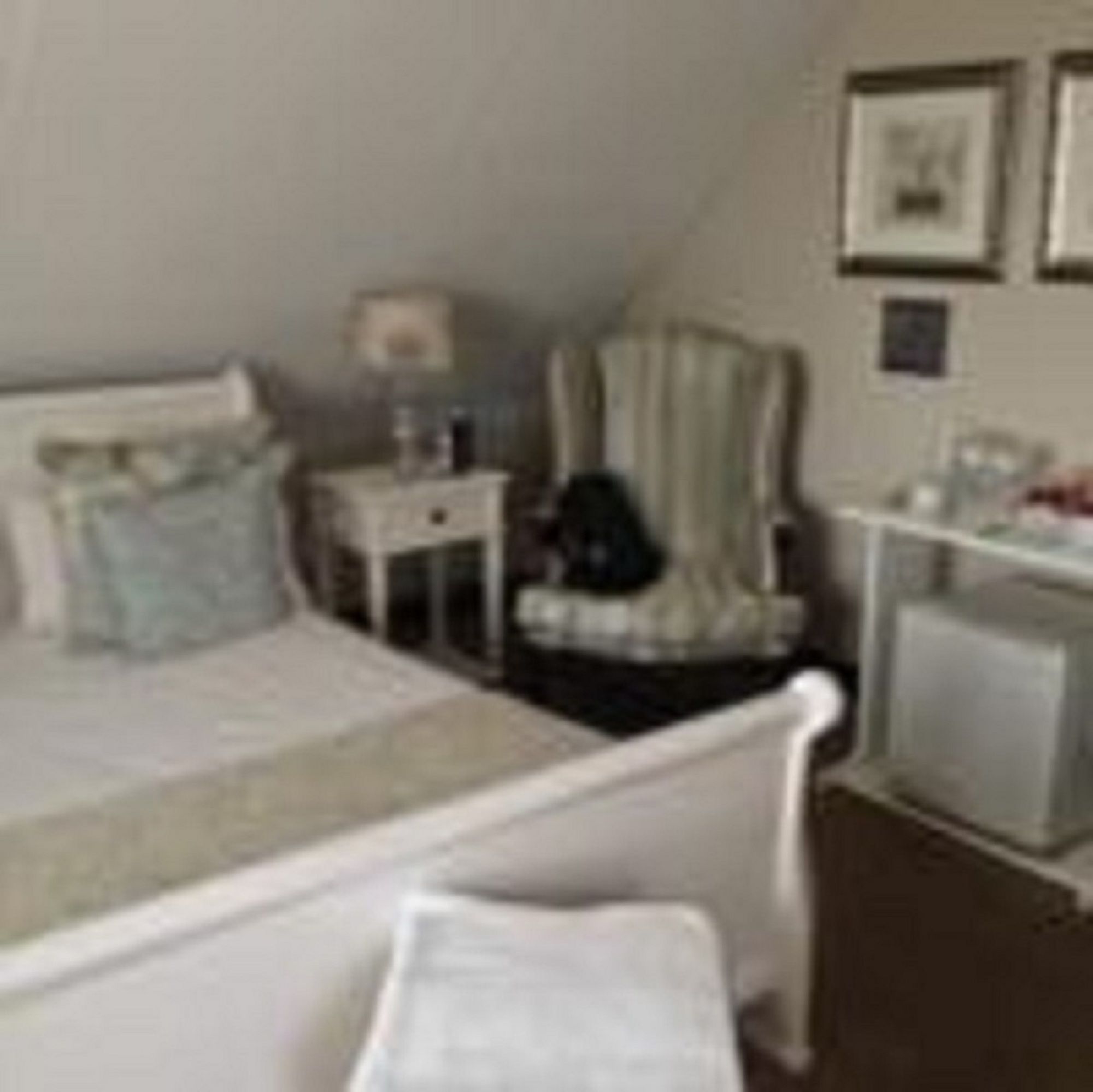 Фото Sunninghill Guest Lodge