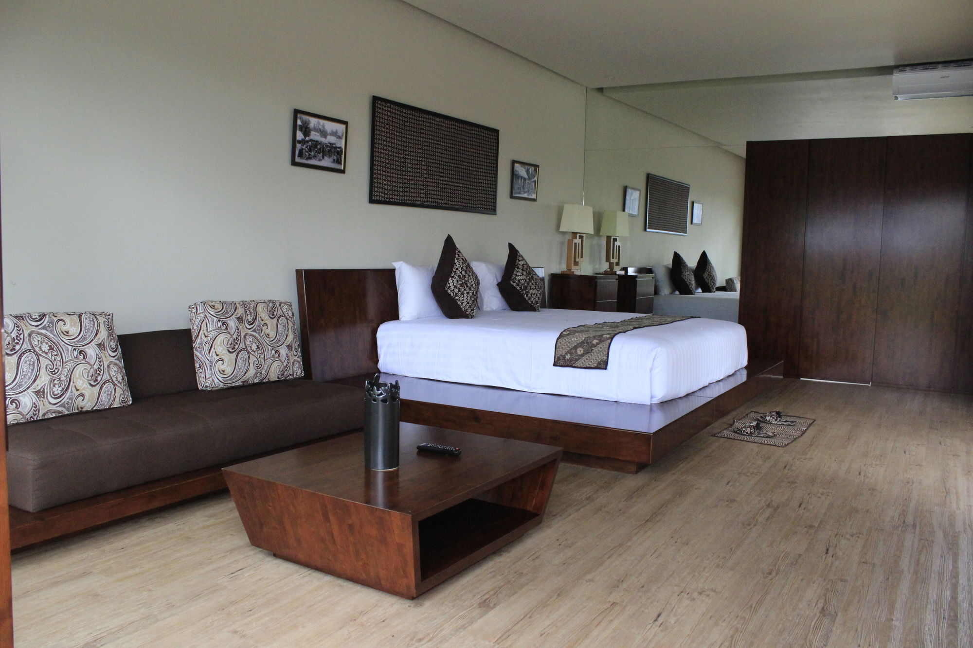 Фото 164162676469