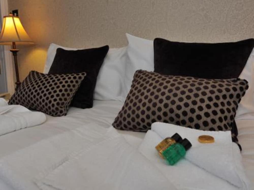 Фото Poppies Hotel