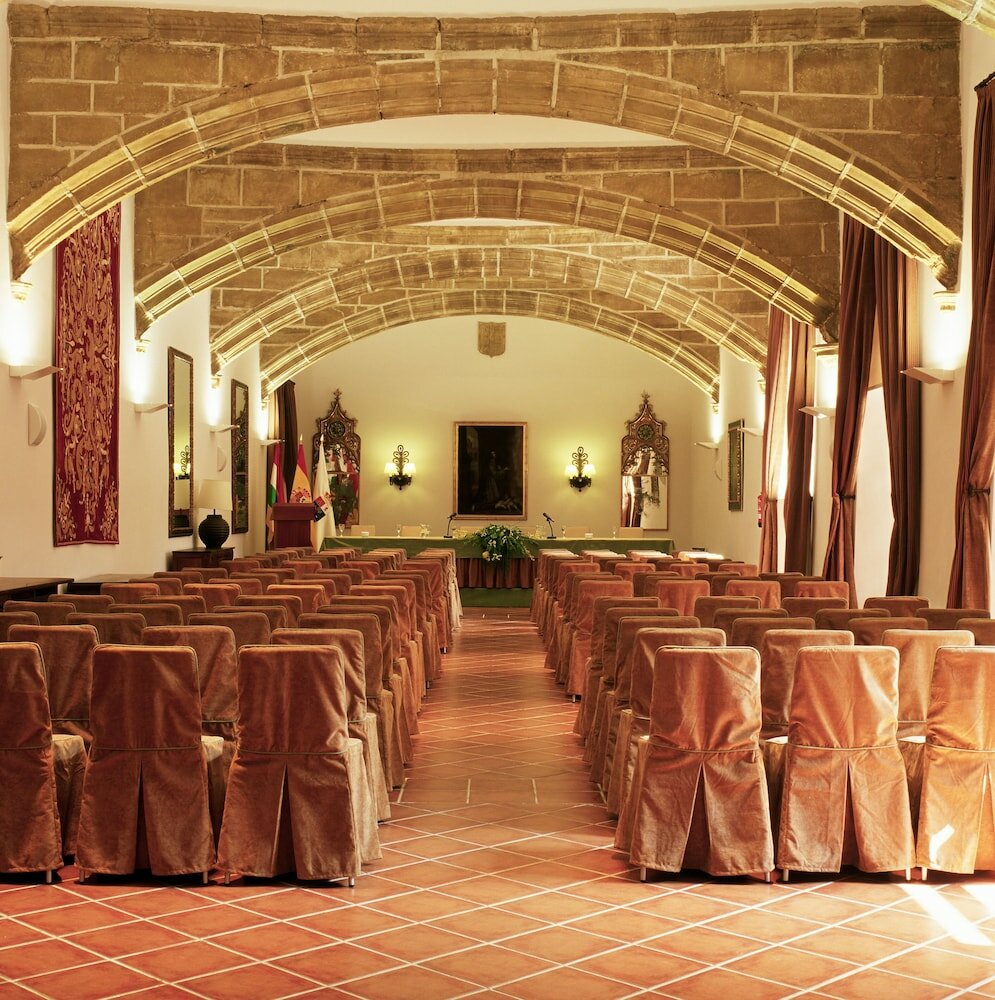 Фото Parador de Santo Domingo Bernardo de Fresneda