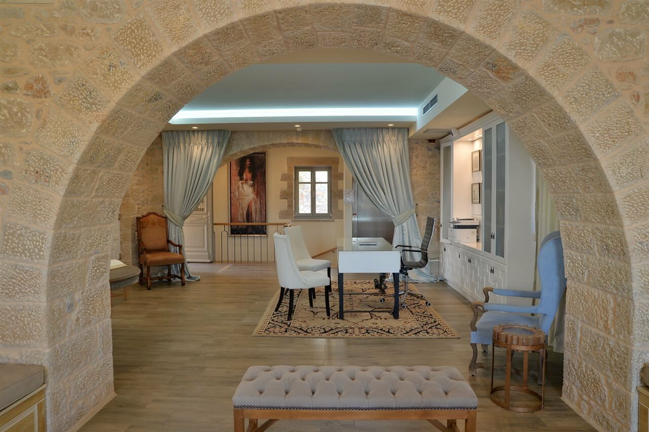 Фото Akrolithi Boutique Hotel