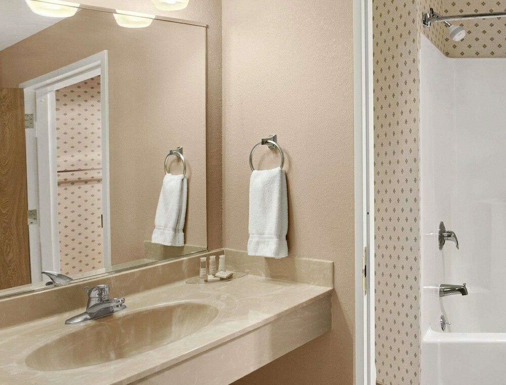 Фото Baymont by Wyndham Jacksonville