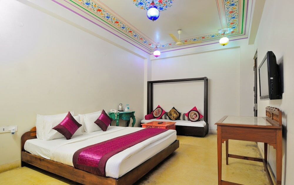 Фото Jyoti Mahal A Heritage Hotel