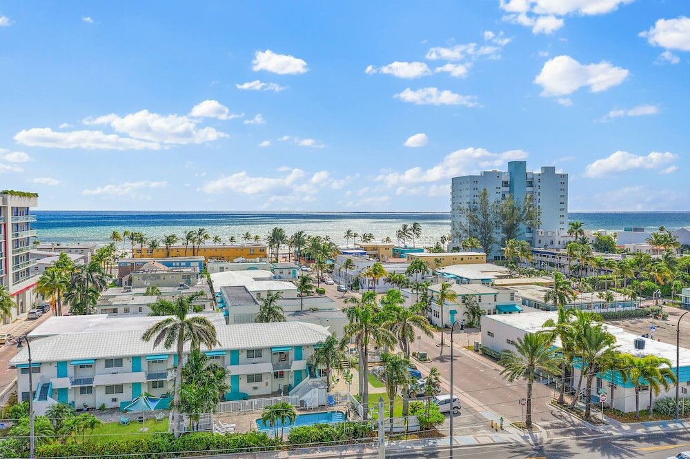 Фото Hollywood Beachside Boutique Suites