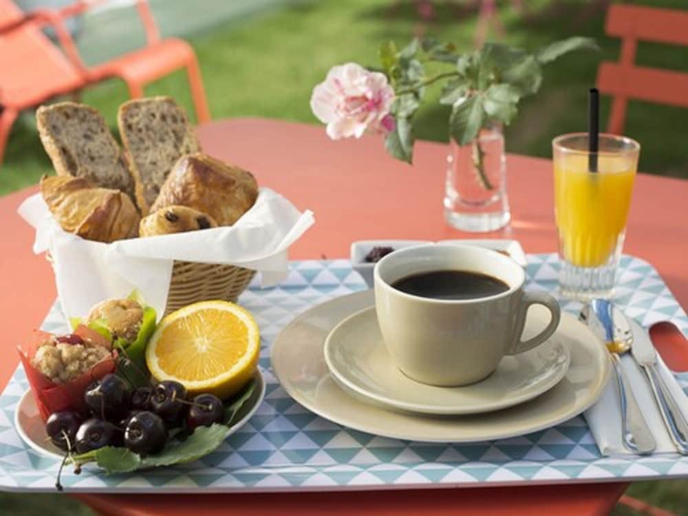 Фото Hotel des Batignolles