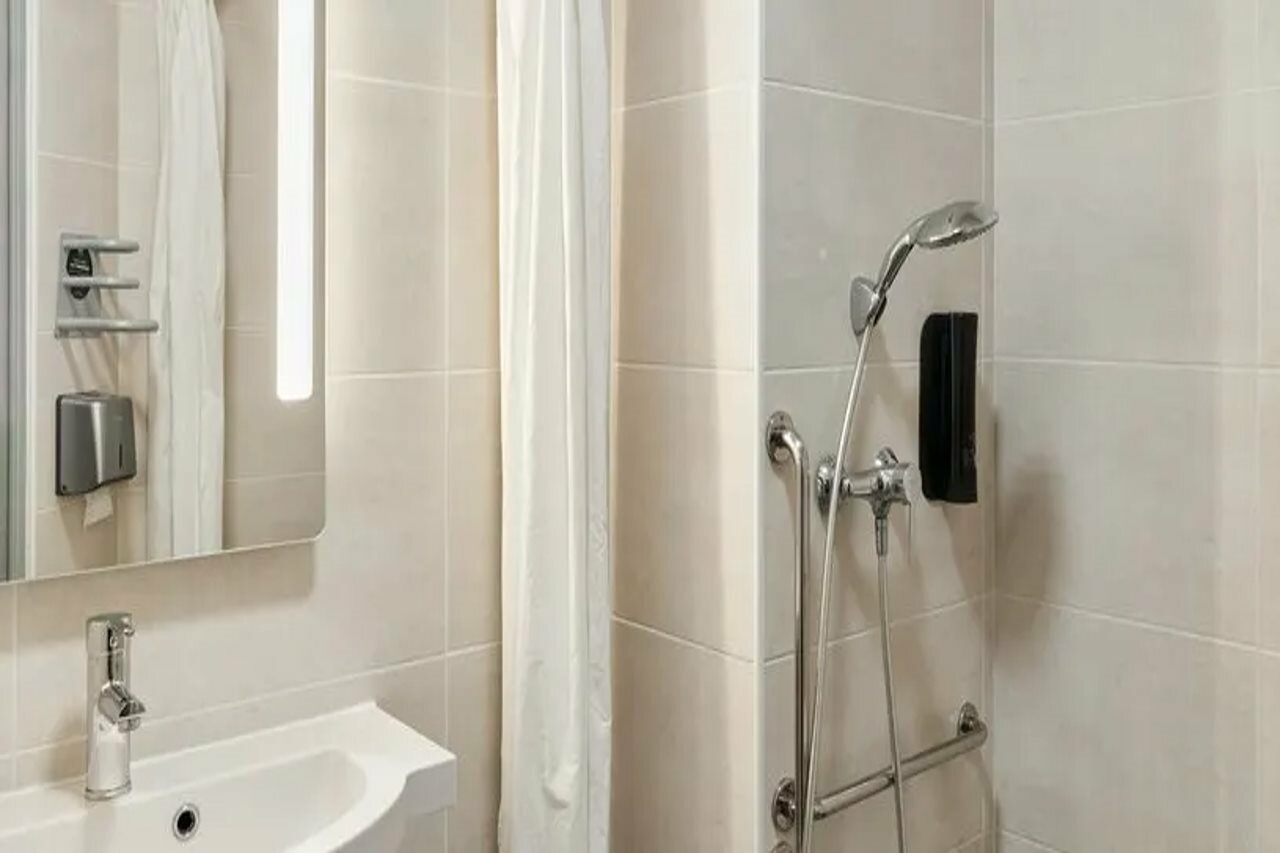 Фото B&b Hotel Evry Lisses 1