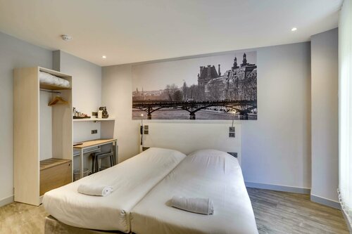 Гостиница Hotel Kyriad Paris 12 Nation в Париже