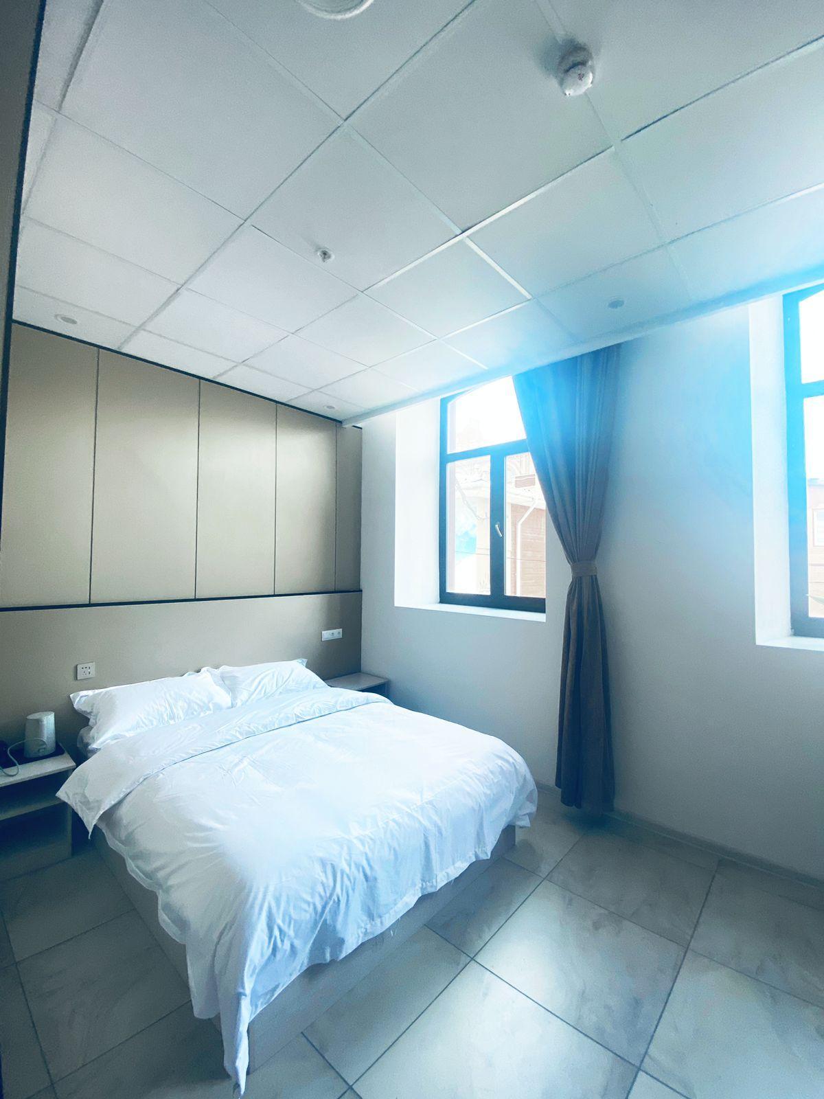 Фото Holiday Hotel