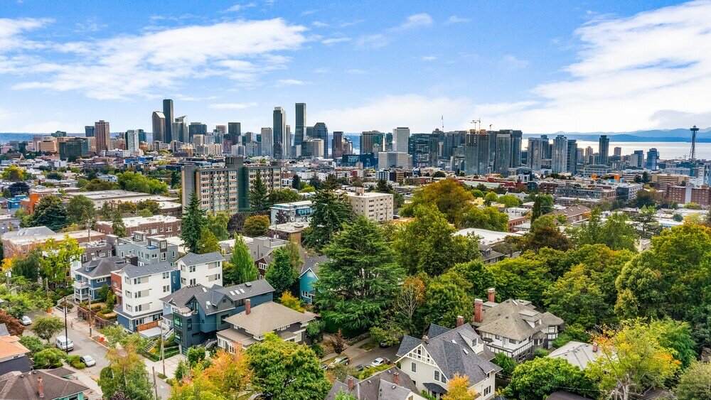 Фото Jon's Wolf Den