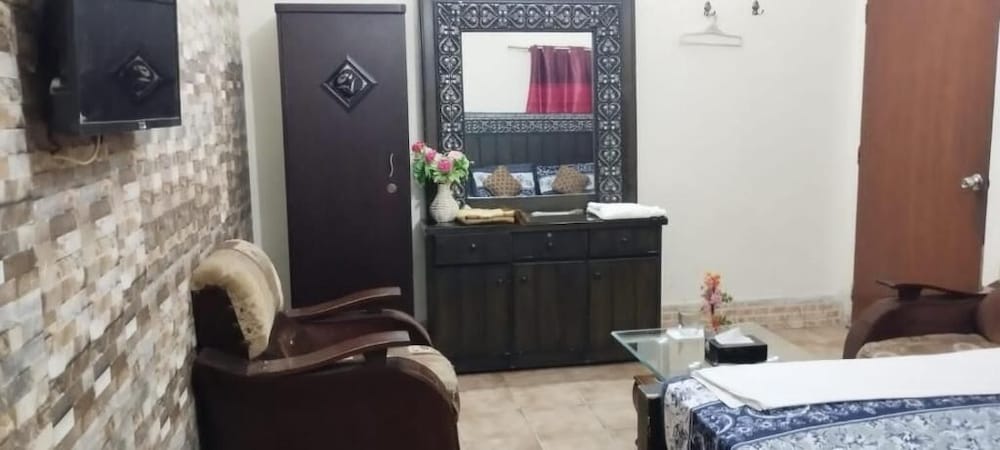 Фото Embassy inn Guest House Hyderabad