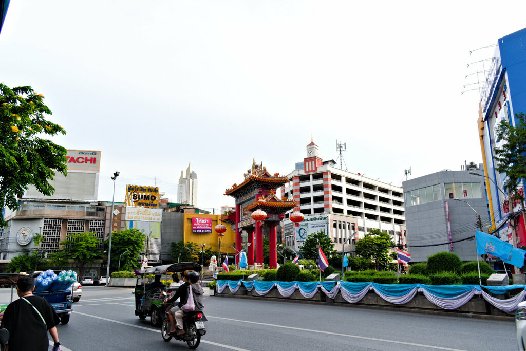 Landmark, attraction Chinatown Gate, Bangkok, photo