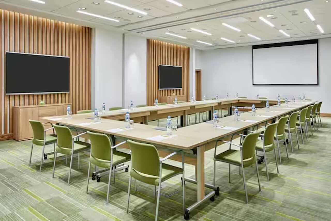 Фото Hilton Garden Inn Paris La Villette