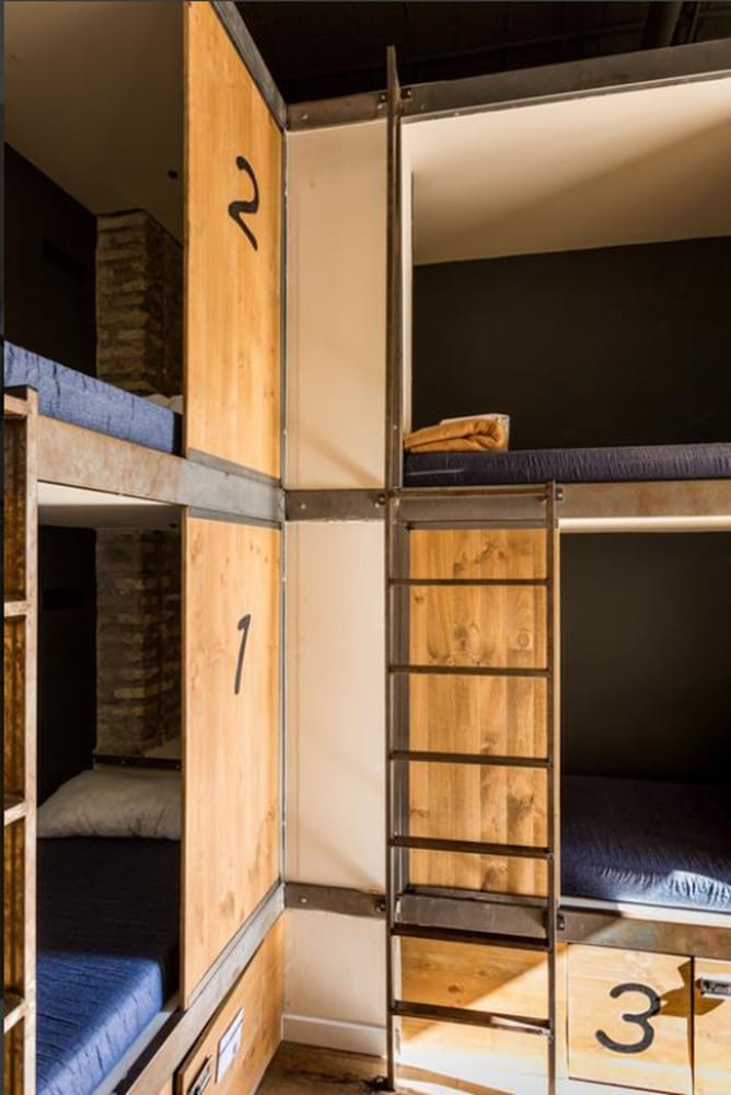 Фото Black Swan Hostel Sevilla