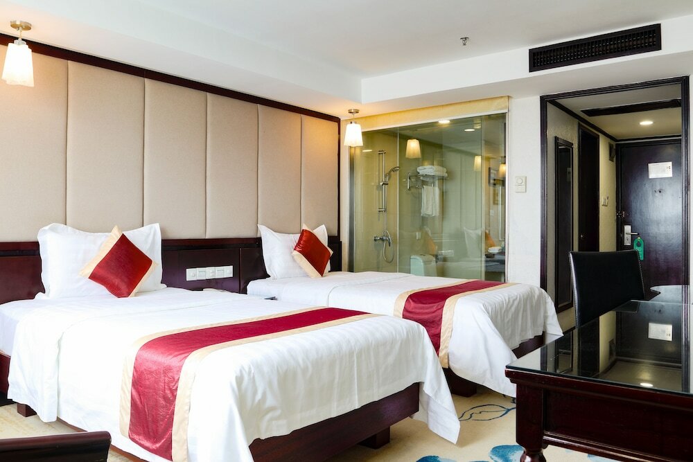 Фото New World Hotel