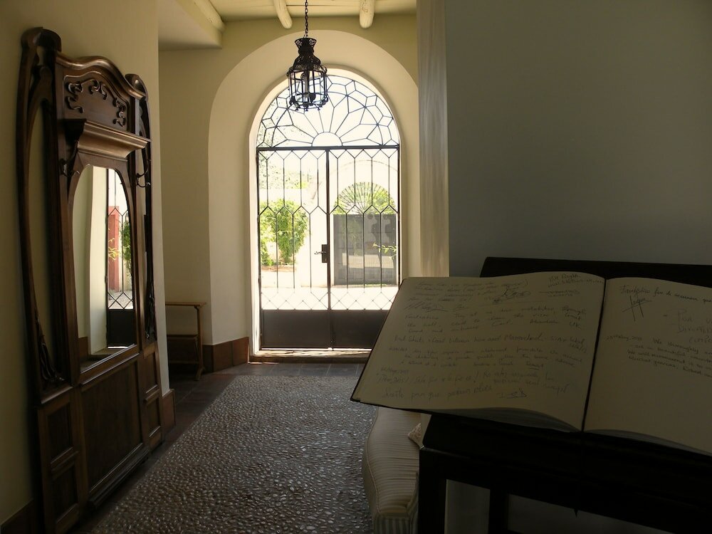 Фото Hotel Posada de Valdezufre