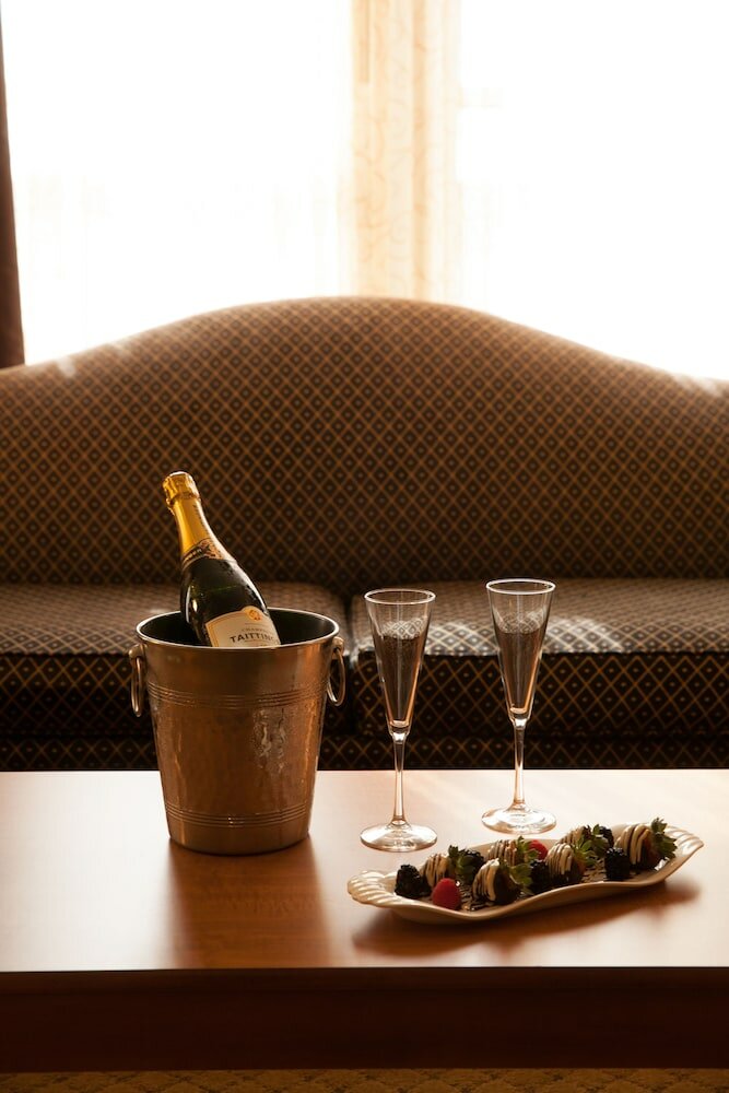 Фото Ambassador Hotel - Milwaukee