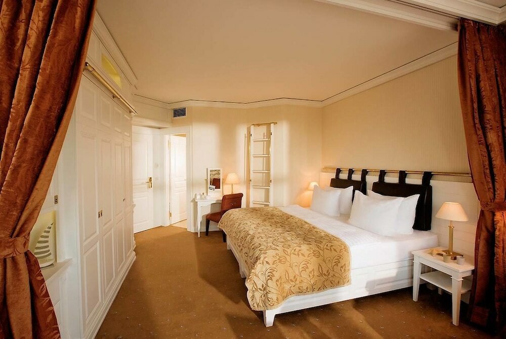 Фото Yachthafenresidenz Hohe Düne