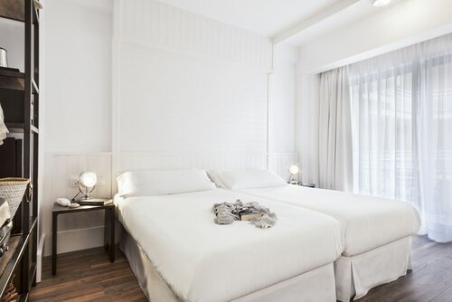 Внешний вид отеля Hotel Delamar в Льорет-де-Маре, фото 4