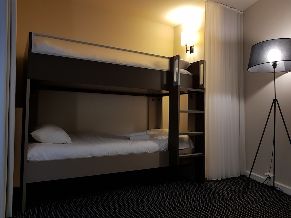 Фото ibis Styles Nantes Reze Aéroport