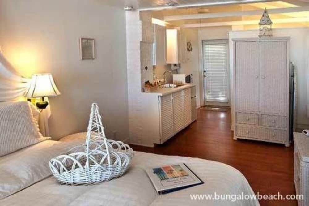 Фото Bungalow Beach Resort