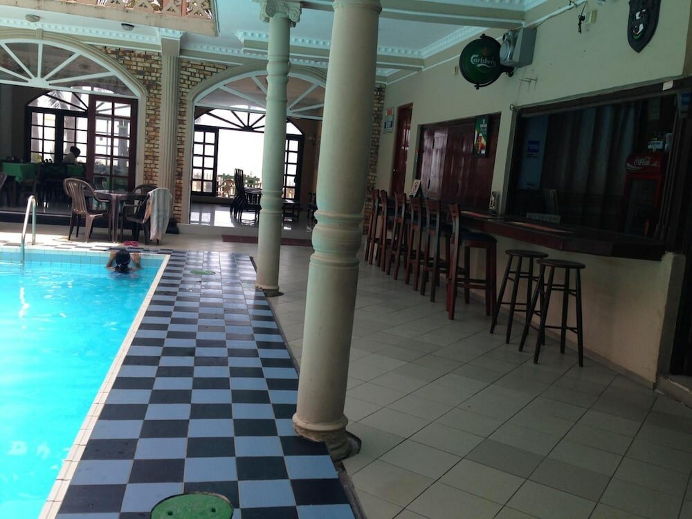 Фото Oasis Beach Resort