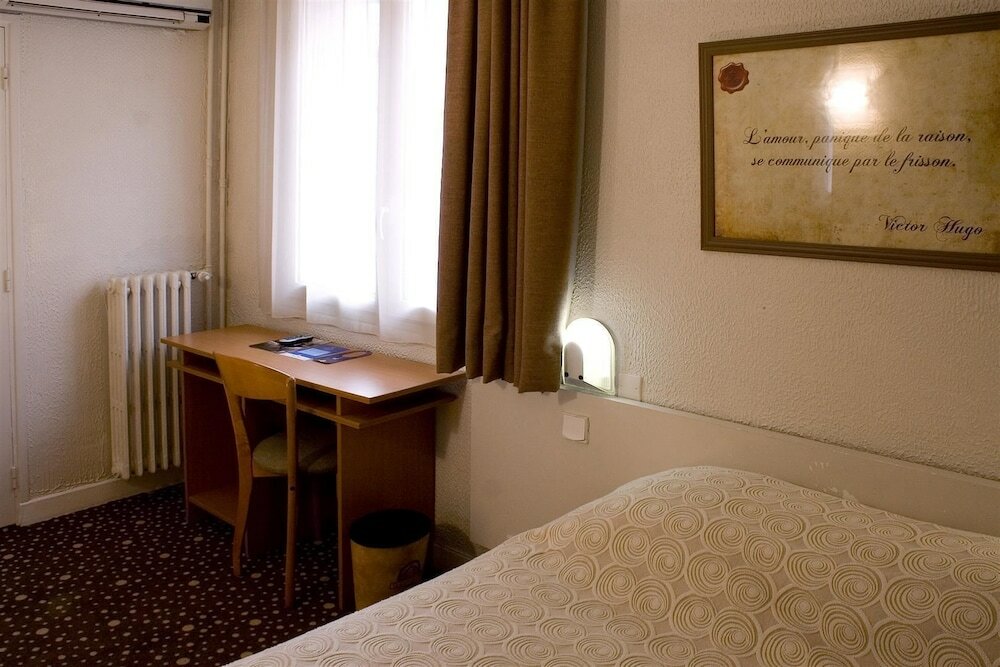 Фото Ours Blanc Victor Hugo