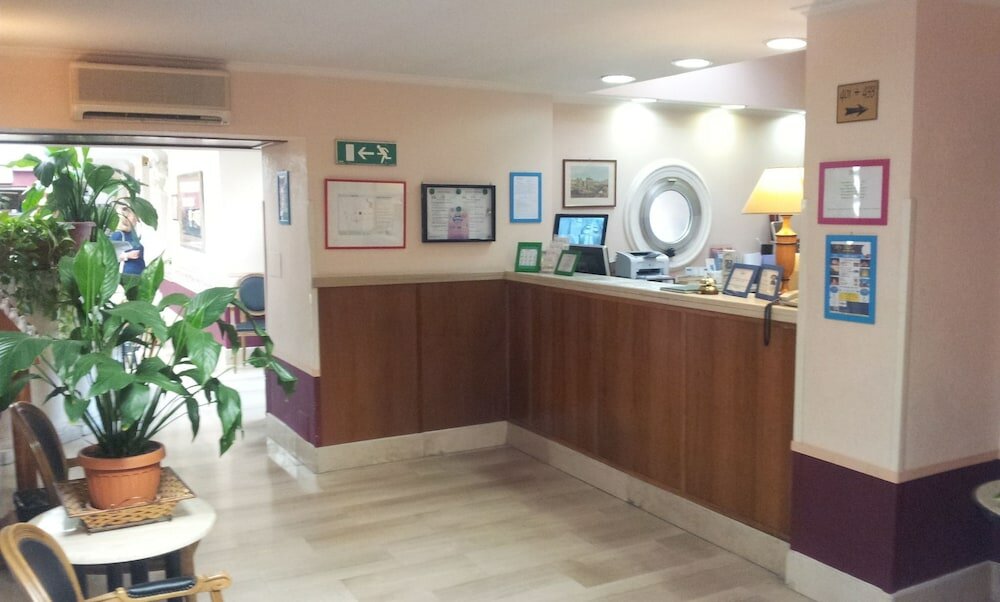 Фото Hotel Center 2