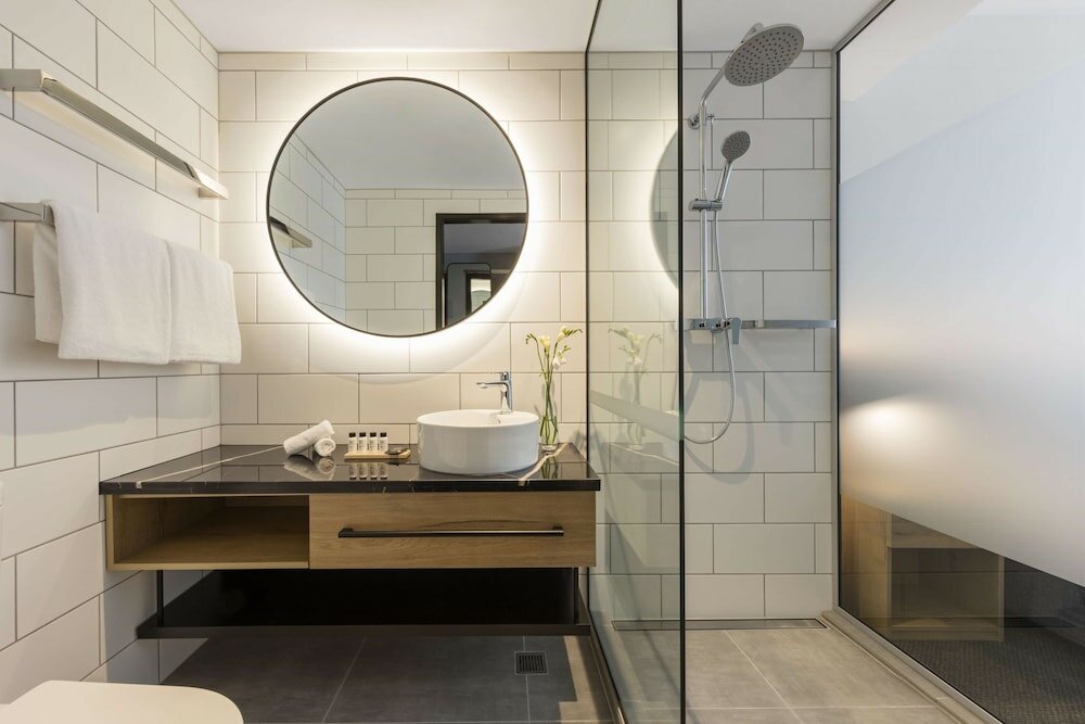 Фото Oaks Wellington Hotel